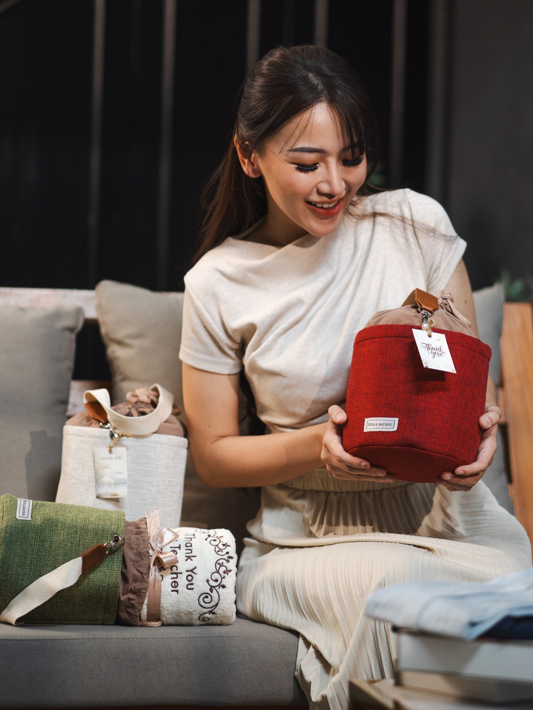 Bundling with Bucket Bag